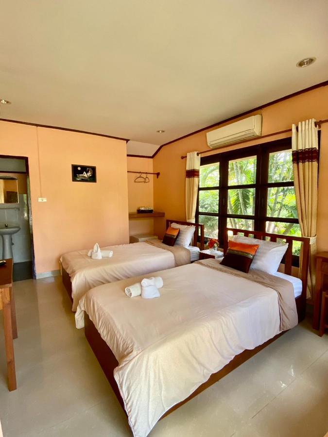 Baanphuthadol Hotel Mae Hong Son Buitenkant foto